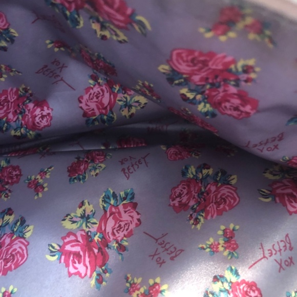 NWOT Betsey Johnson Neutral Striped Leather Tote Bag - Picture 4 of 6